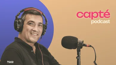 Encart Capté podcast. Alexandre Franco avec un casque et un micro. Logo Capté podcast en haut à droite